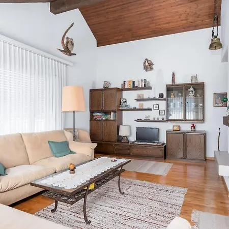 Charming Alpine With View 5min To Ost Apartment